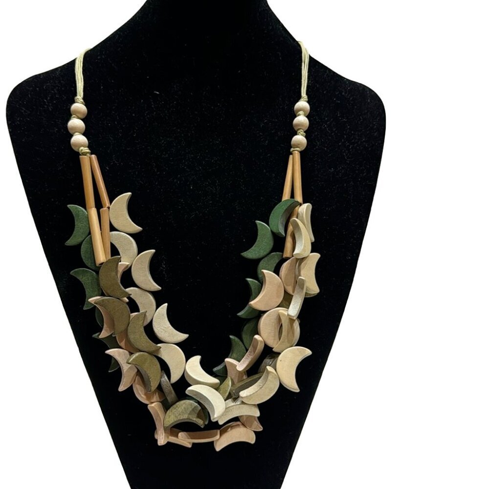 NWT decouture amore adjustable wooden necklace
